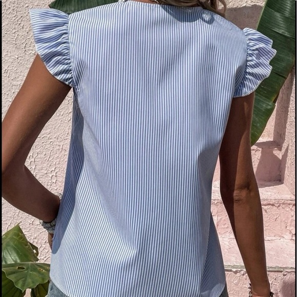 New Striped lace detailed top - Picture 5 of 6